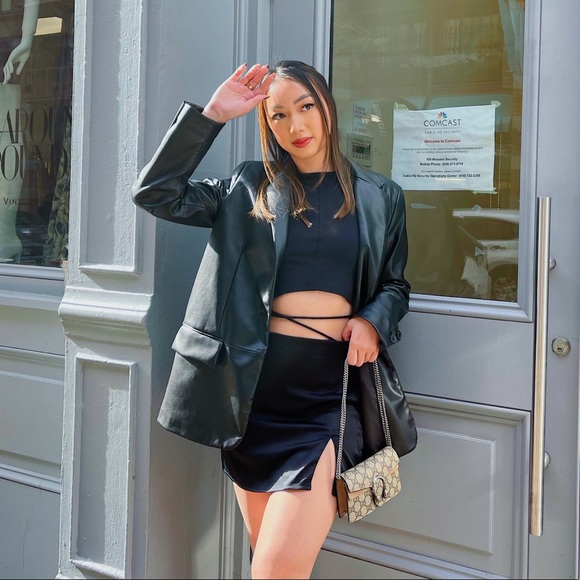 Meet your Posher, Andrea - Picture 2 of 5